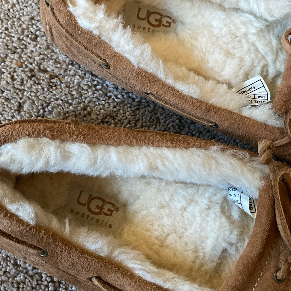 UGG women’s sizing tan slippers with tassels size 5 - Picture 3 of 7